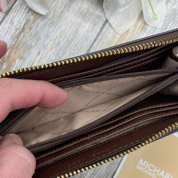 Michael Kors Jet Set Travel Large Saffiano Leather Quarter-Zip Wallet Bag Purse - Picture 9 of 12